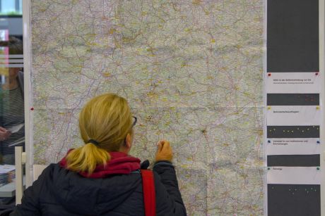 Auf einer Baden-Württemberg-Karte können alle Teilnehmer*innen kennzeichnen, woher sie kommen.